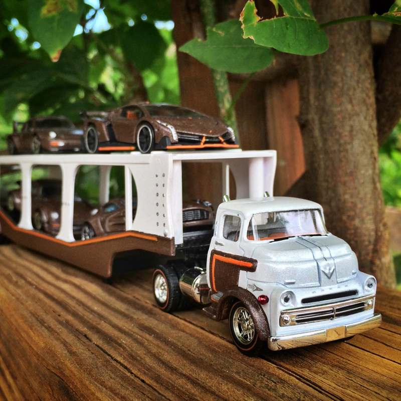 Illustration for article titled Custom Auto Hauler & Cars